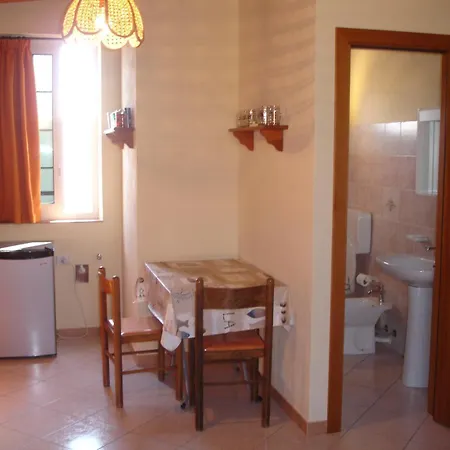 House Mono * Lampedusa